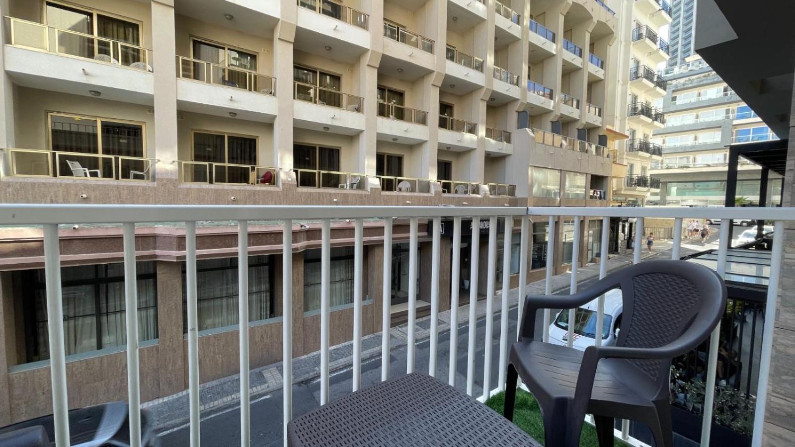 Bookarest Hostel Malta Saint Julian's Exterior photo